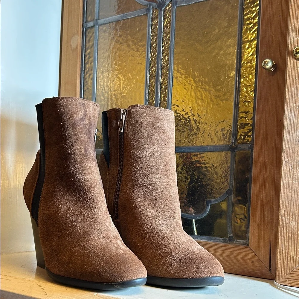 Carlos by Carlos Santana Tan Suede Ankle Booties - Picture 1 of 6